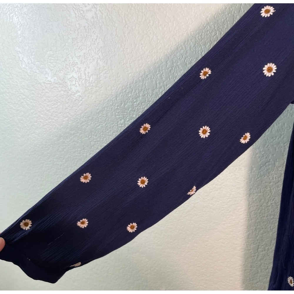 Denim & Company Womens XS Blouse Navy Blue Embroidered Daisy Button Front Top - Picture 3 of 8